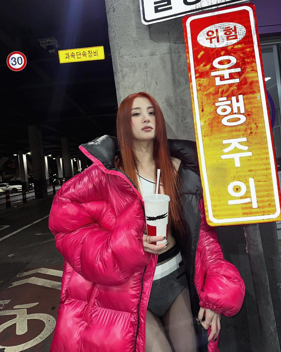 여돌도 탑승한 팬츠리스 트렌드🫣
마이크로 쇼츠와 팬츠리스룩으로 컴백 중❤️‍🔥@다들핫해😳 이미지