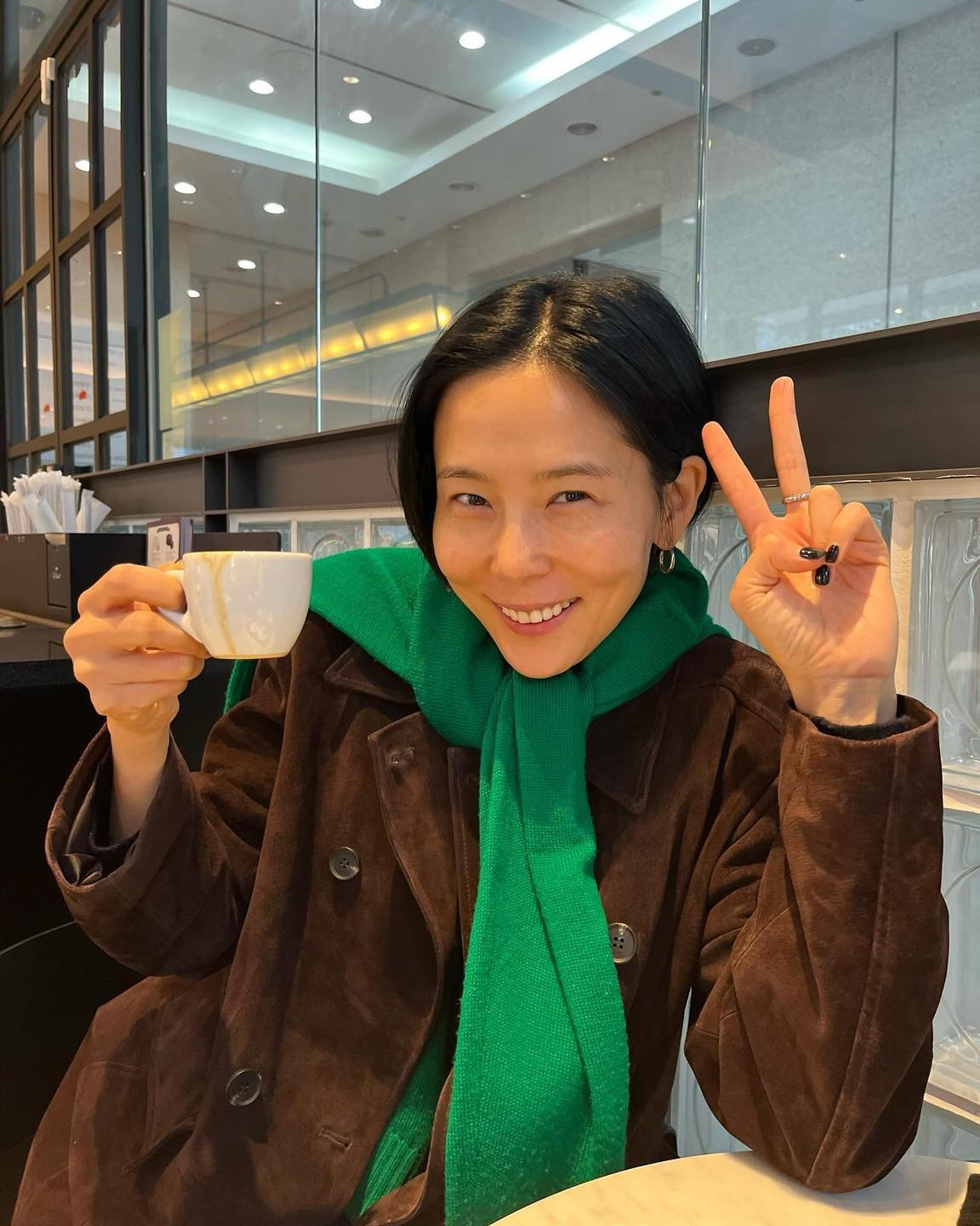 초록 니트 둘러서 포인트✅ 이미지
