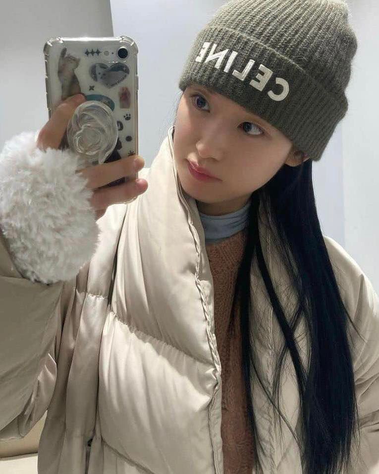 깔끔한 꾸안꾸템🤍@셀린느 비니 이미지
