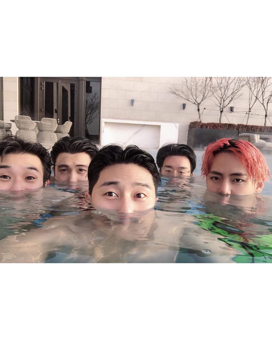 황조지 다음 우정여행 컨셉👩‍👩‍👧‍👧
연예계 대표 절친 모임@우가팸🤎 이번 여행 컨셉 어때?📸😜 이미지