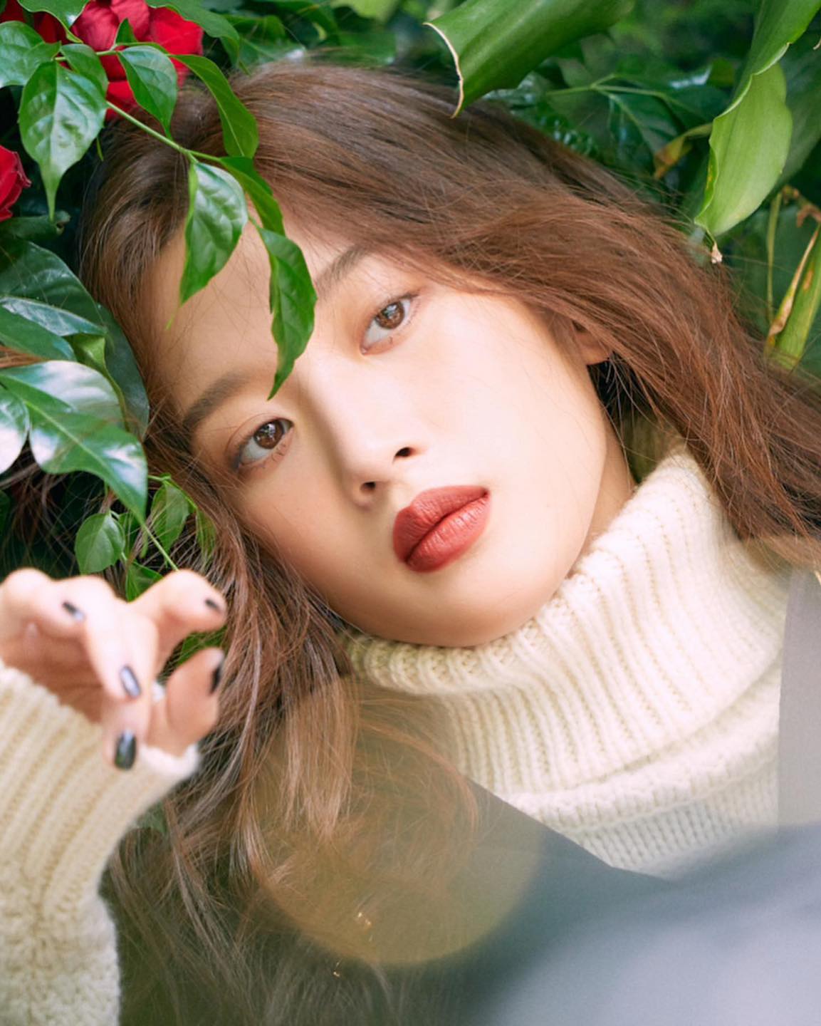 청순미 문가영🤍화이트 니트 코디 이미지8