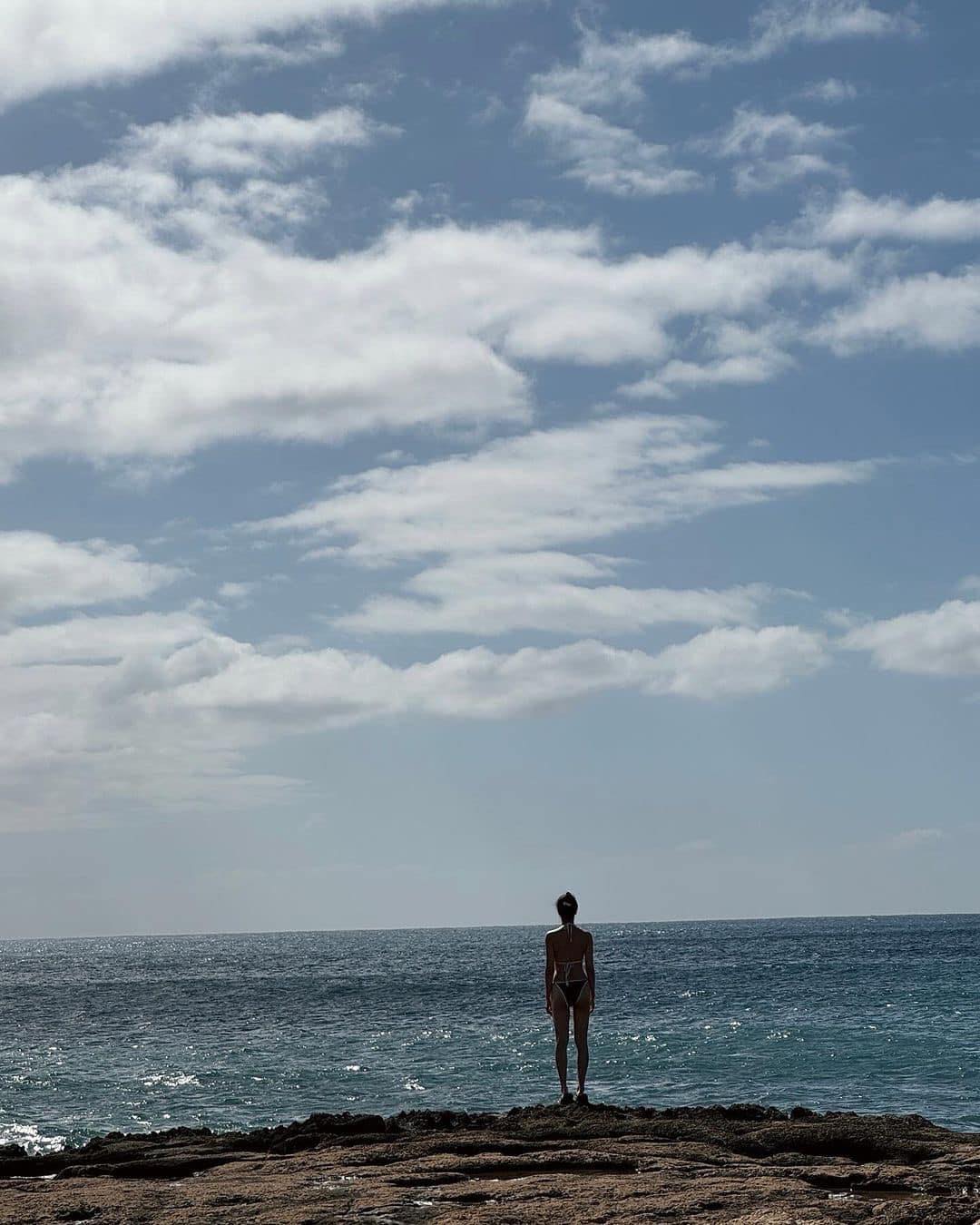 워터밤 여신 권은비의 하와이룩🌴
글래머러스 비키니룩부터 러블리 휴양지룩까지👙💛@대박 이미지4