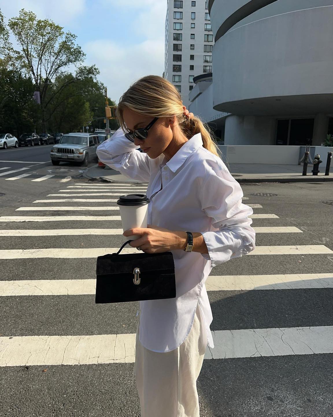 요즘 해외에서 핫한 가방 브랜드💼
SAVETTE 사베트 시메트리 포쉐트백❤️ 올드머니룩에 @포인트 이미지