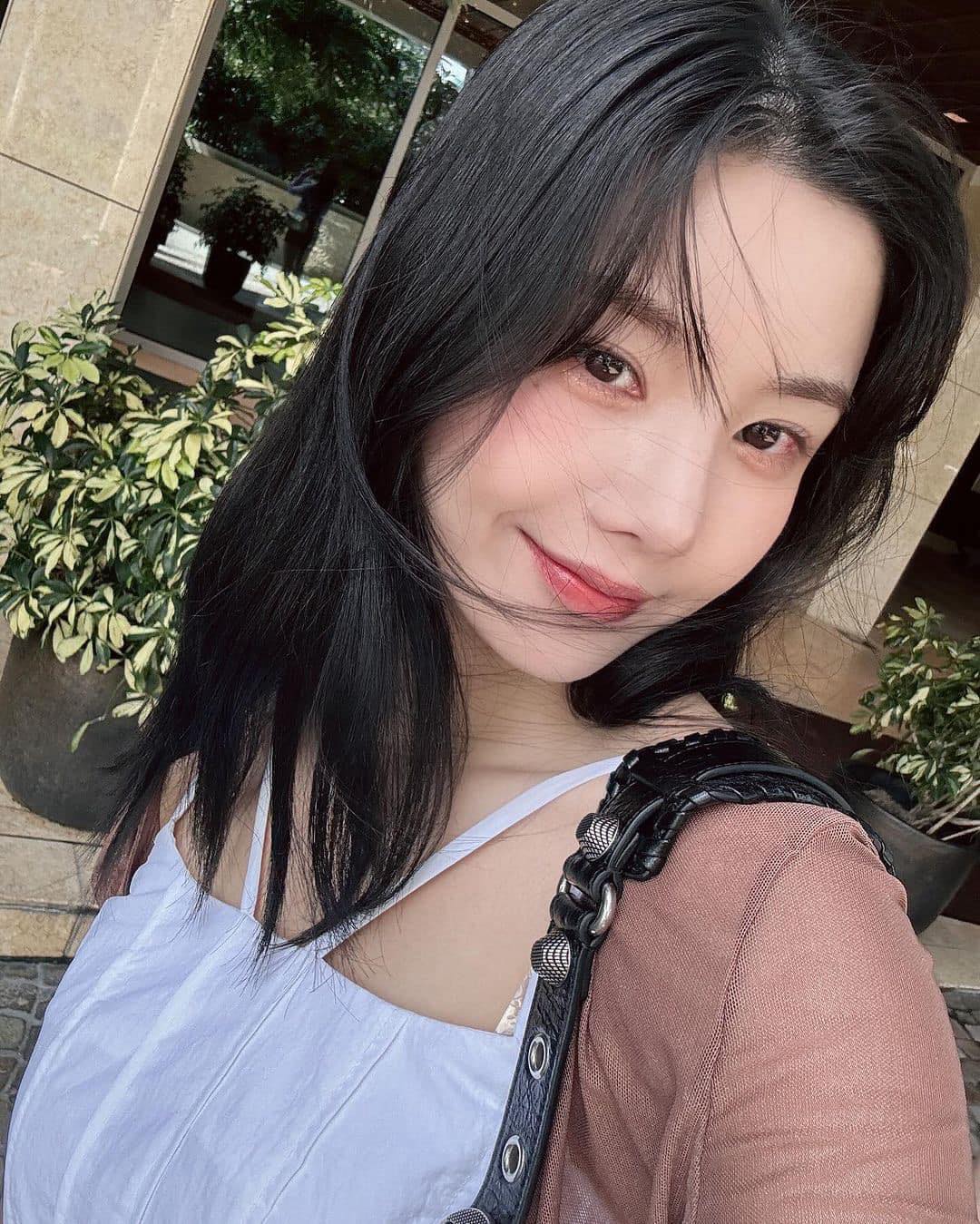 워터밤 여신 권은비의 하와이룩🌴
글래머러스 비키니룩부터 러블리 휴양지룩까지👙💛@대박 이미지8