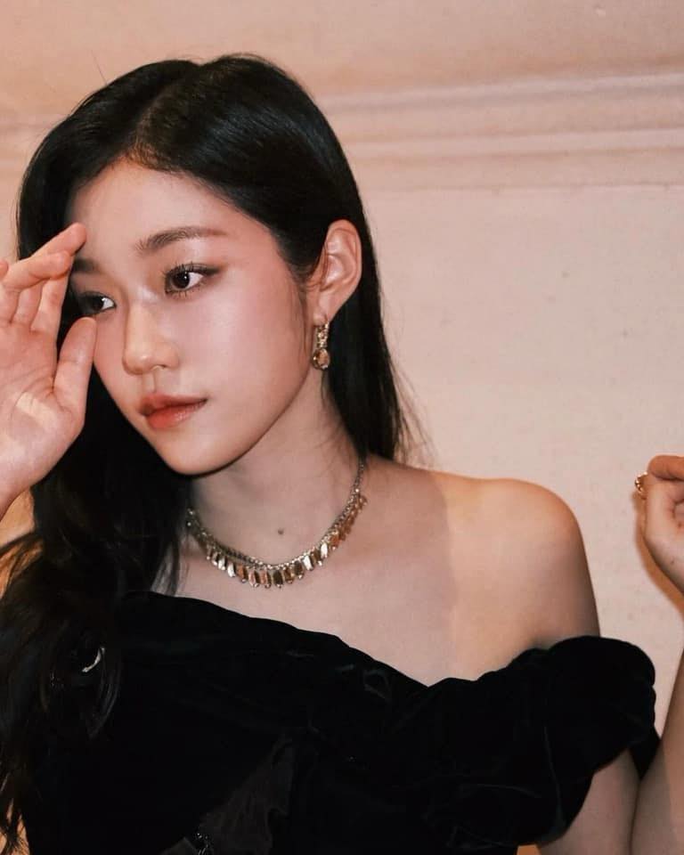 까르띠에 두 여신의 만남💍♥️
지수와 노윤서의 얼굴합🖤 프랑스 까르띠에 행사에서 만난 둘👯♀️ 이미지7