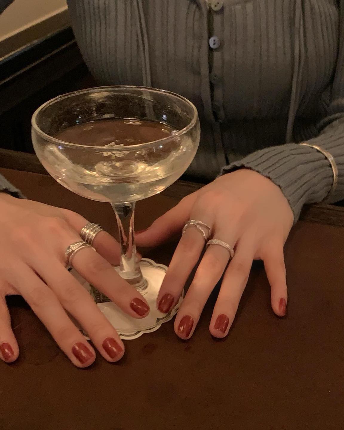 연휴에 네일로 기분전환 어때💅🏻
셀럽들의 깔끔하고 영롱한 네일💫 몇 번이 @좋을까?🤔 이미지4