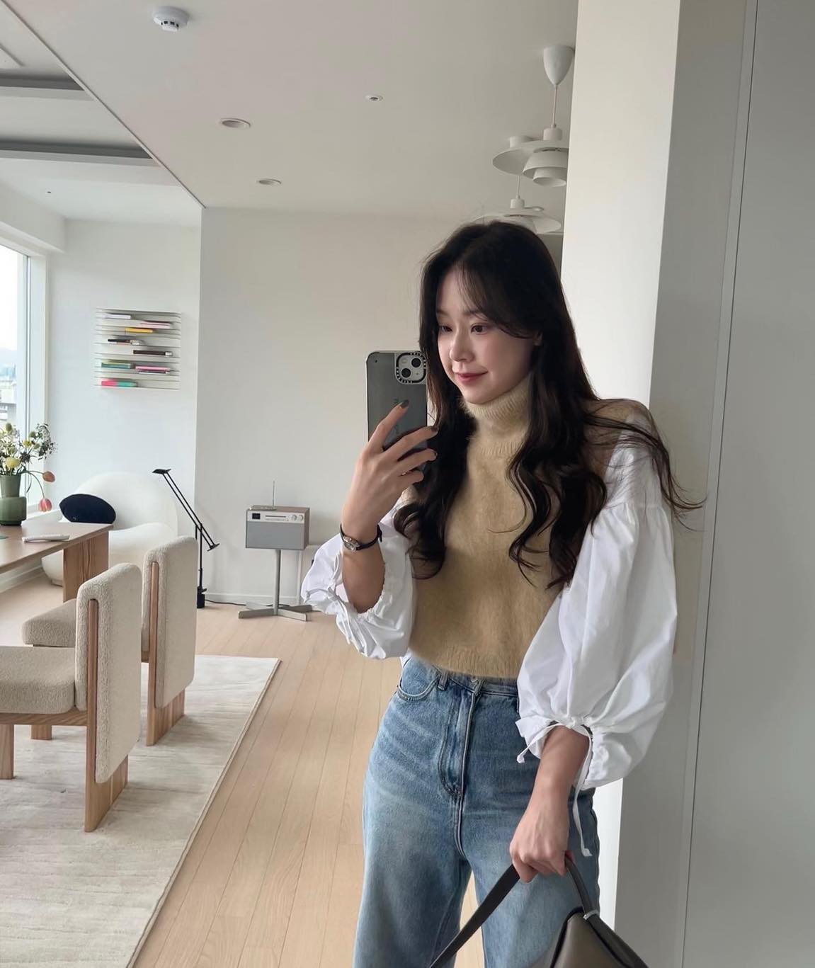 아우터 속 셔츠+니트조끼 조합🩶 이미지2