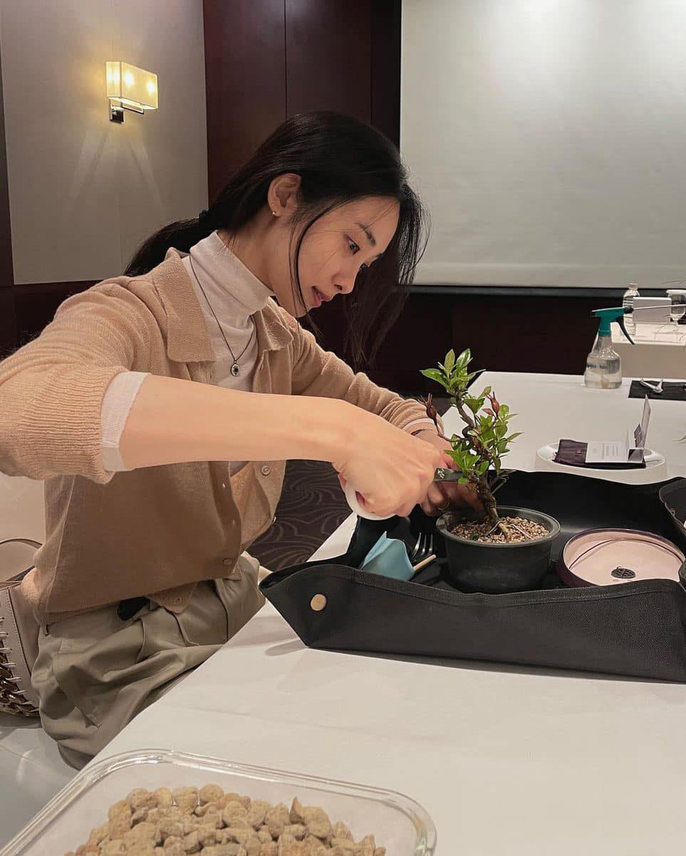 목폴라+목걸이로 센스 더해✨ 이미지