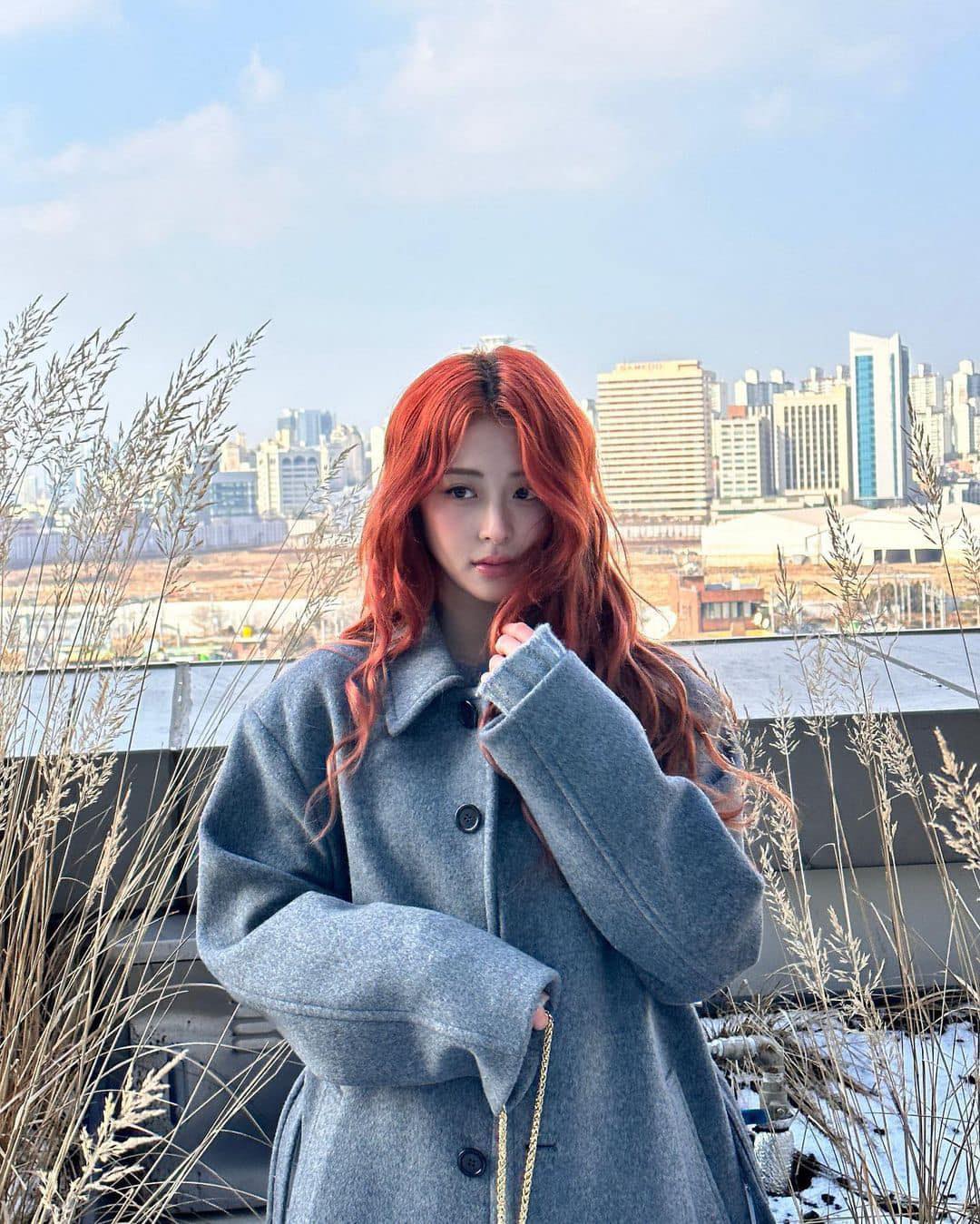 무심하게 깔끔차분 회색코트🩶 이미지8
