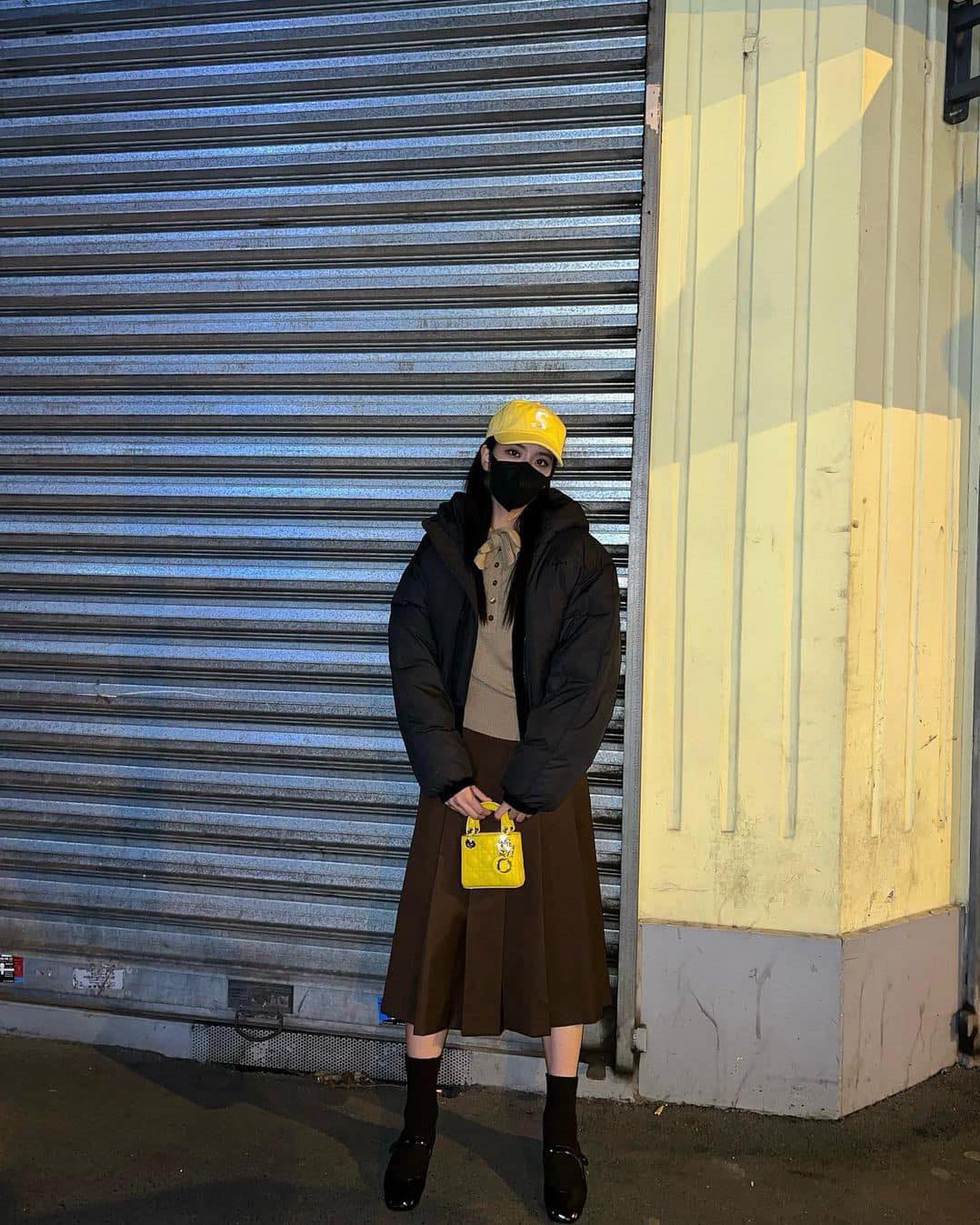 플리츠스커트 기장은 무릎 밑👗 이미지