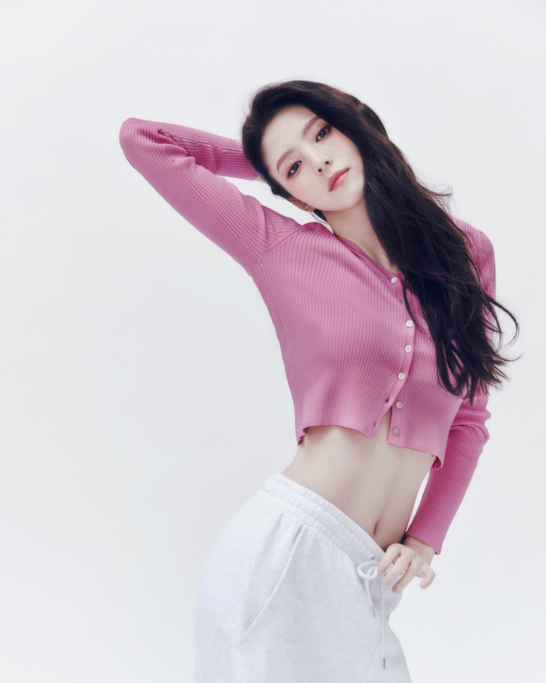 화보장인 한소희🤍🌸봄코디 참고​ 이미지3