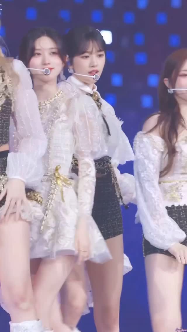 홀린 듯 보게 되는 안유진 직캠✨ 이미지