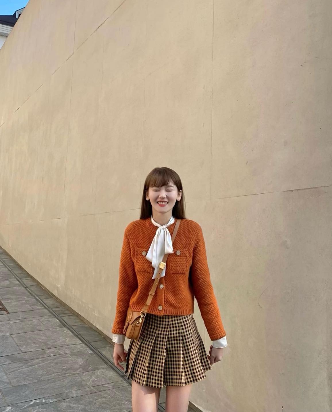 따뜻할 때 가디건에 미니스커트🩶 이미지