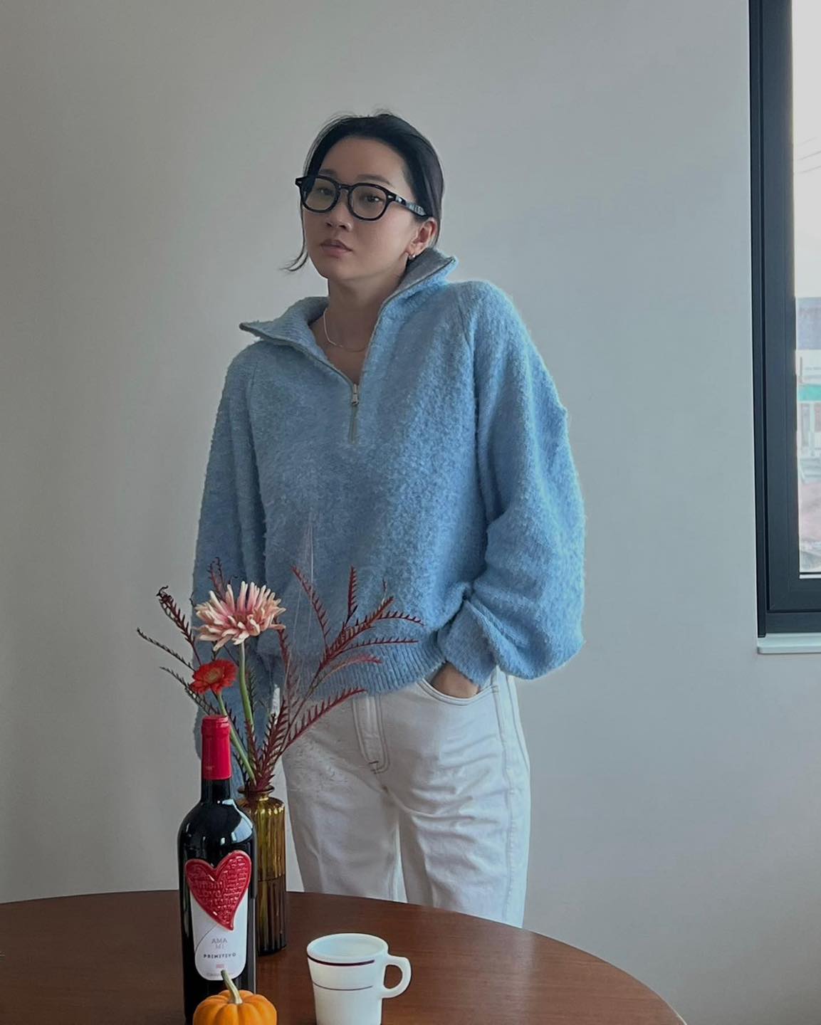 봄에는 산뜻한 하늘색니트 코디🩵 이미지