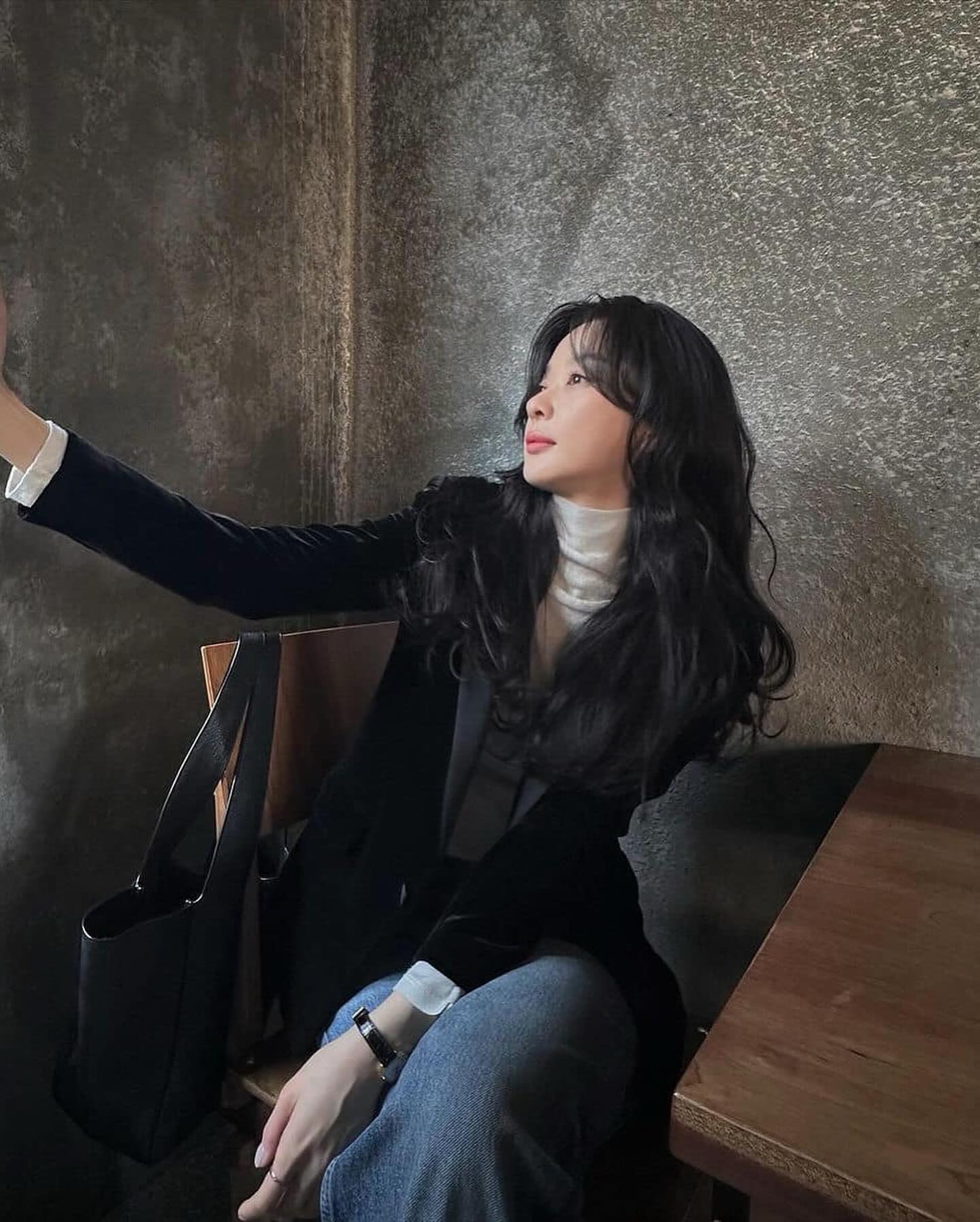 아직 밤엔 쌀쌀💨흰 목폴라🤍 이미지