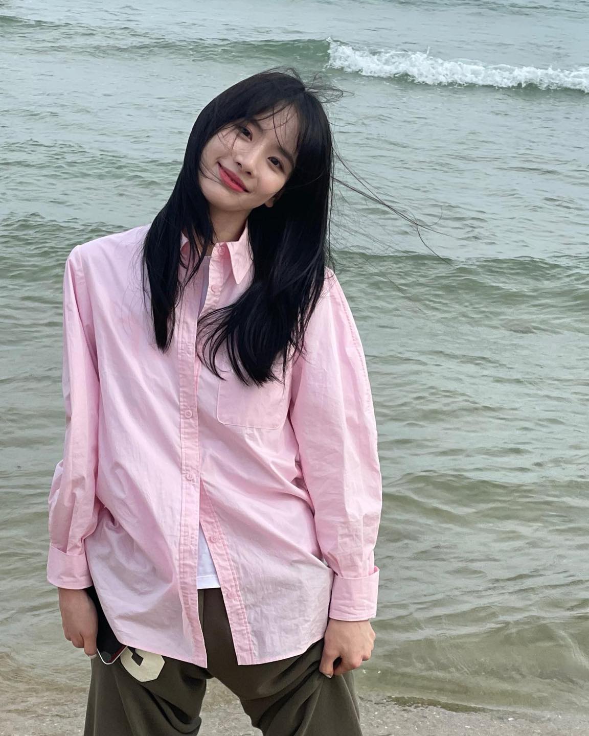 셔츠 봄코디는 설아 따라하기🌸 이미지