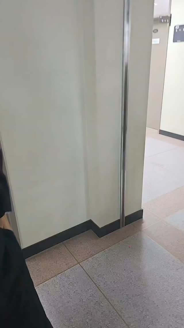 이준혁 치피치피차파차파 실존!🙆‍♀️ 요리조리 피하는게 웃겨🤣 이미지