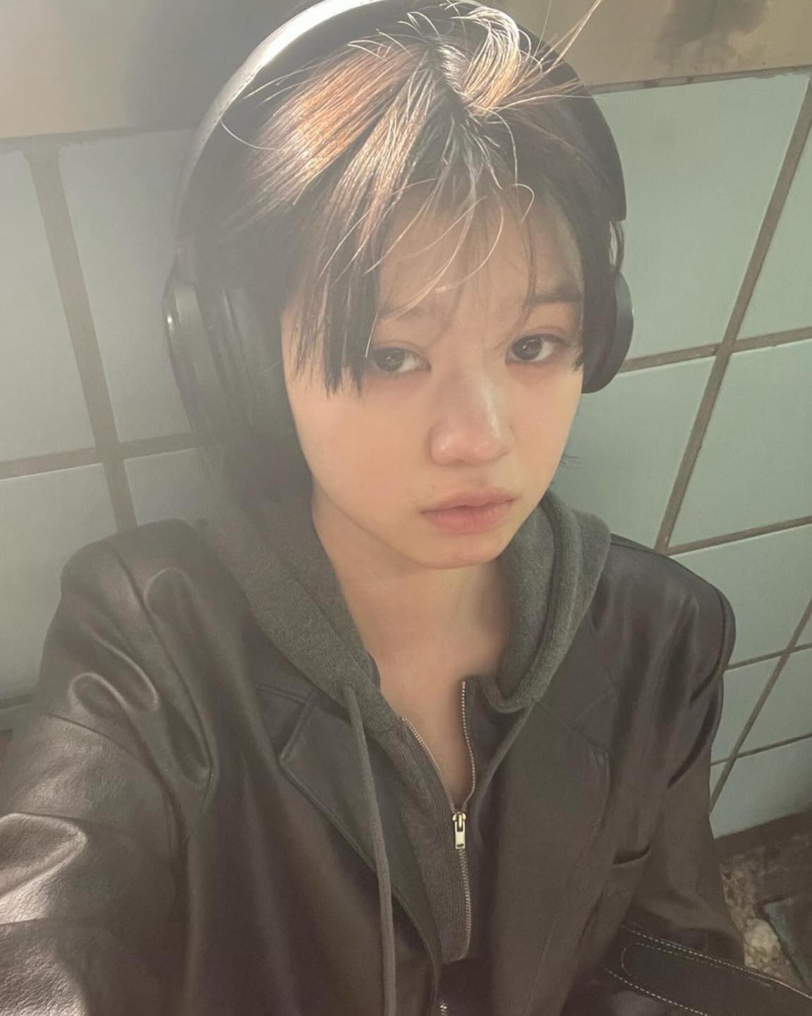라이즈 Love 119 뮤비 여주🧡
일본 모델 미시마 히나🧒🏻뮤비에서 성찬이 장난치던 바로 그녀🎧

'Love 119' 뮤직 비디오의 여주인공으로 등장한 미시마 히나. 그녀는 170cm의 키와 특유의 베이비 페이스를 가진 모델로, 'POPEYE'나 'SPUR' 등의 유명 패션 매거진에서 활약하고 있는데요. 평소에 다양한 단발 스타일링을 즐기며 청순하면서도 힙한 데일리 룩으로 많은 사랑을 받고 있는 모델이죠.

그녀의 매력이 담긴 일상 사진들을 지금 바로 그녀의 인스타그램에서 확인해 보세요. 🖤 이미지8