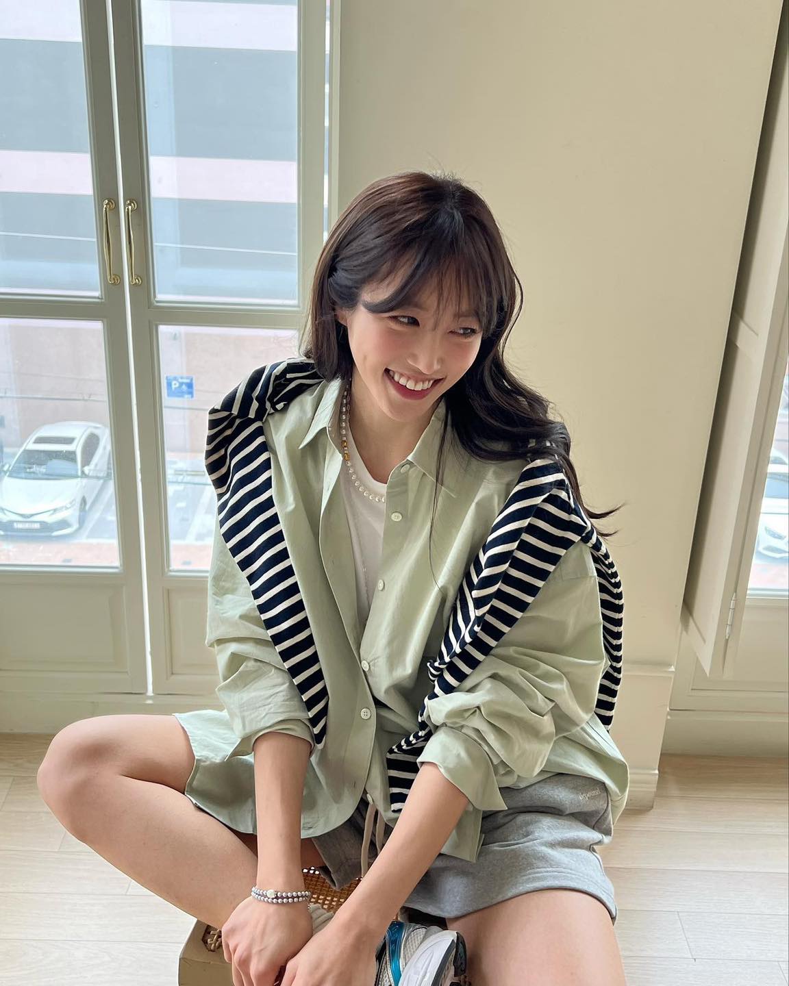 봄셔츠 코디는 걸치는 맛🥼🌱 이미지