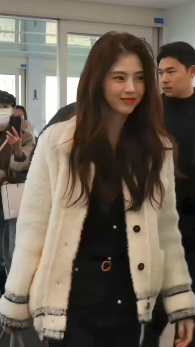 소희 언니 공항룩 근접샷🤍🖤@소며든다
 이미지