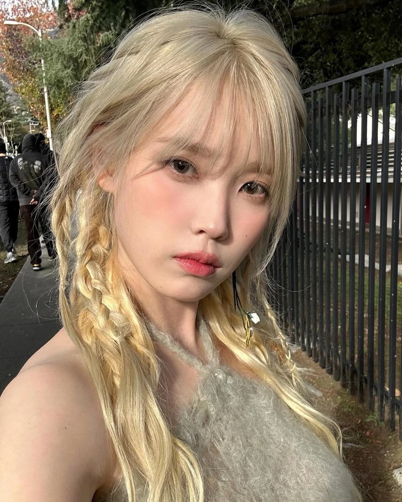 금발 여신으로 돌아온 셀럽 3💛
아이유, 채원, 윈터🧝🏻♀️ 애쉬부터 레몬 금발까지🍋 다 찰떡이야 이미지1