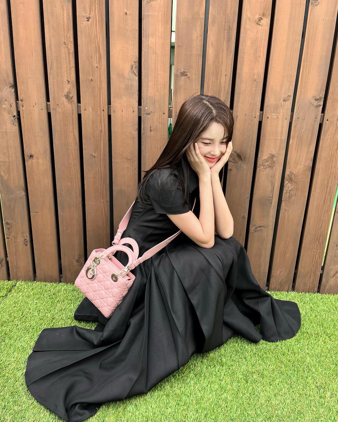 귀여운 봄 미니백👛 디올 핑크백 이미지"