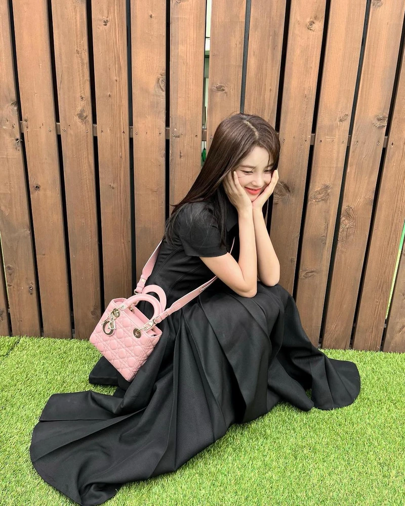 귀여운 봄 미니백👛 디올 핑크백
이미지2