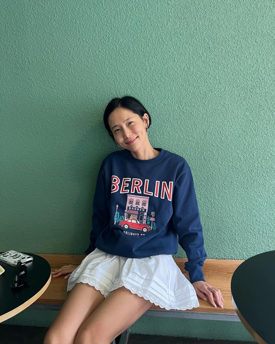 올봄 스커트 트렌드🤍화이트 미니
볼륨감 있는 벌룬 스커트나 프릴 스커트로 러블리한 봄코디☁️ 이미지