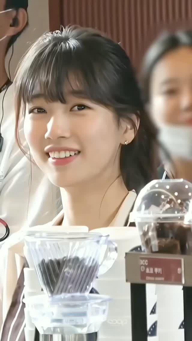 얼굴 맛집 수지 언니🤍🌸그 얼굴은 어떤 기분이세요?! 이미지