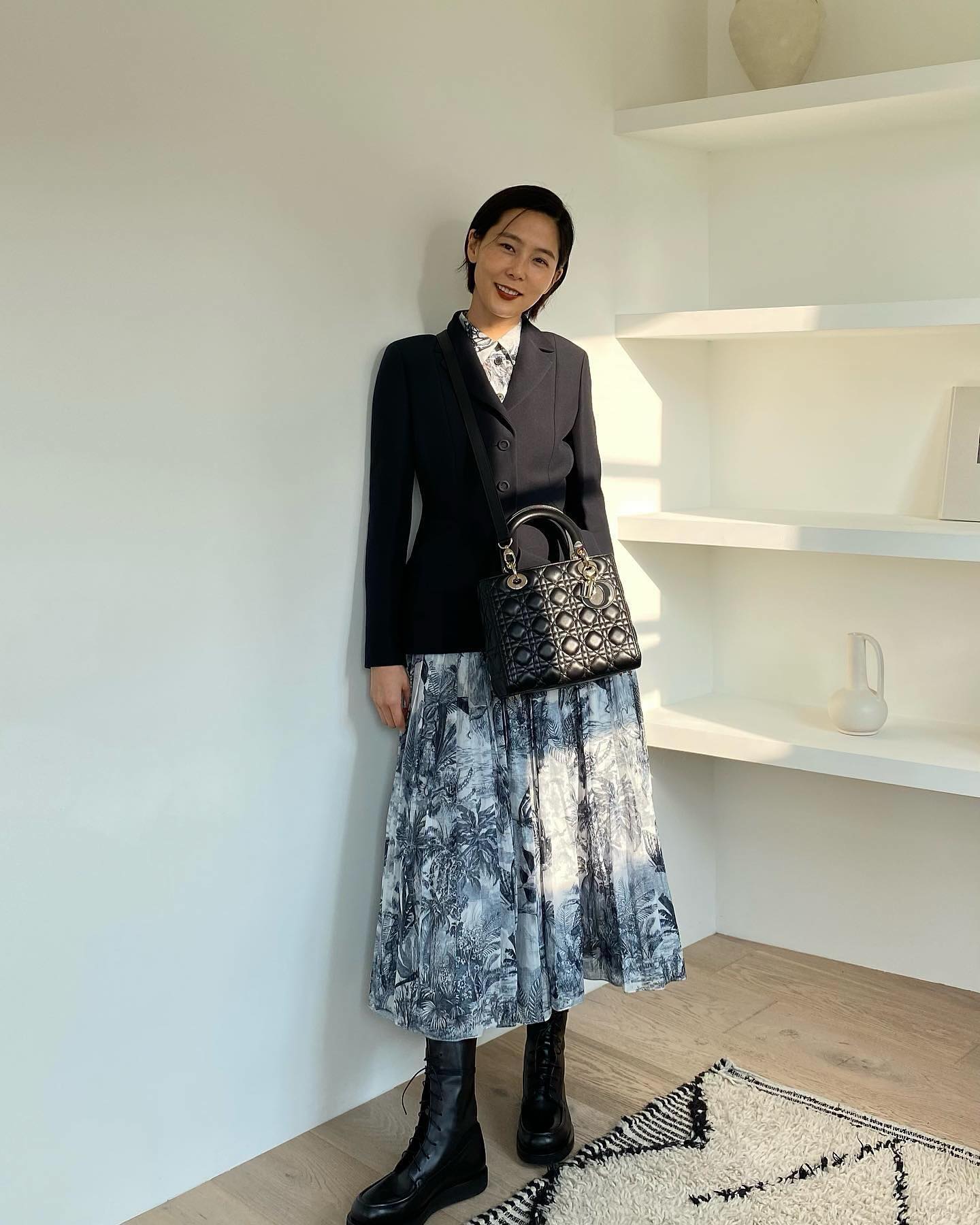 중요한 약속엔 자켓+롱스커트🤍 이미지