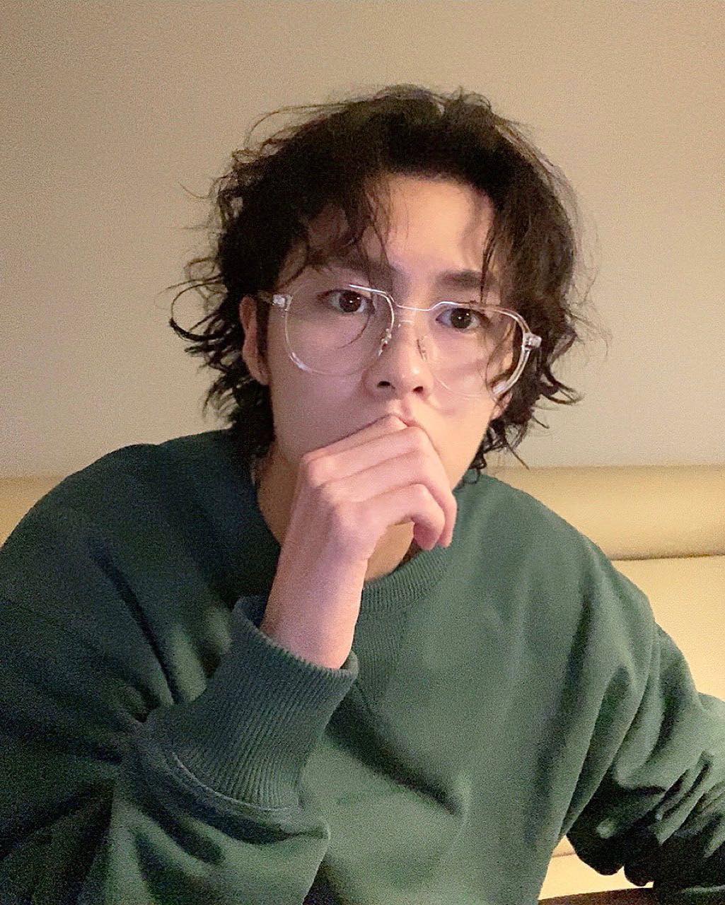 안경이 찰떡인 이재욱 남친룩🖤
근데 이제 진짜 남친이 되어버린🫢 그가 섹시한 맹구였다니...🧑🏻🏫 이미지8