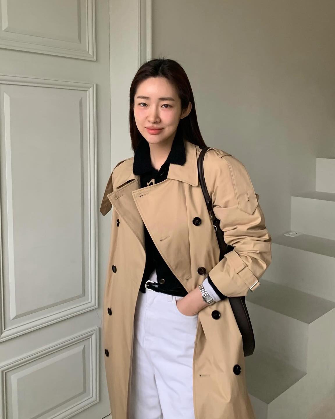 봄 아우터 4가지만 준비하세요☑️
봄에 꼭 필요한 기본 아우터🧥 있으면 평생 잘 입는 클래식템🖤

1. 블랙 블레이저

2. 베이지 트렌치코트

3. 화이트 트위드자켓

4. 브라운 레더자켓 이미지3