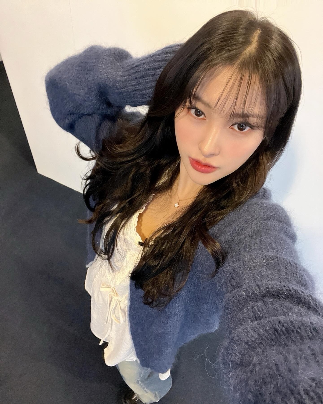 흰티에 청바지 그리고 가디건👖🤍​
 이미지5