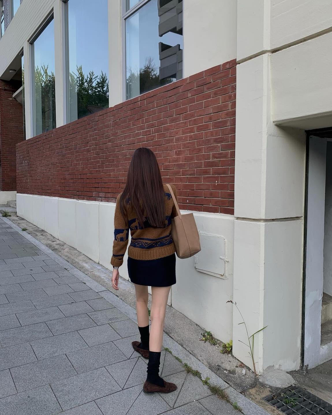 니트에 짧치로 이쁜 봄조합🎀☑️ 이미지