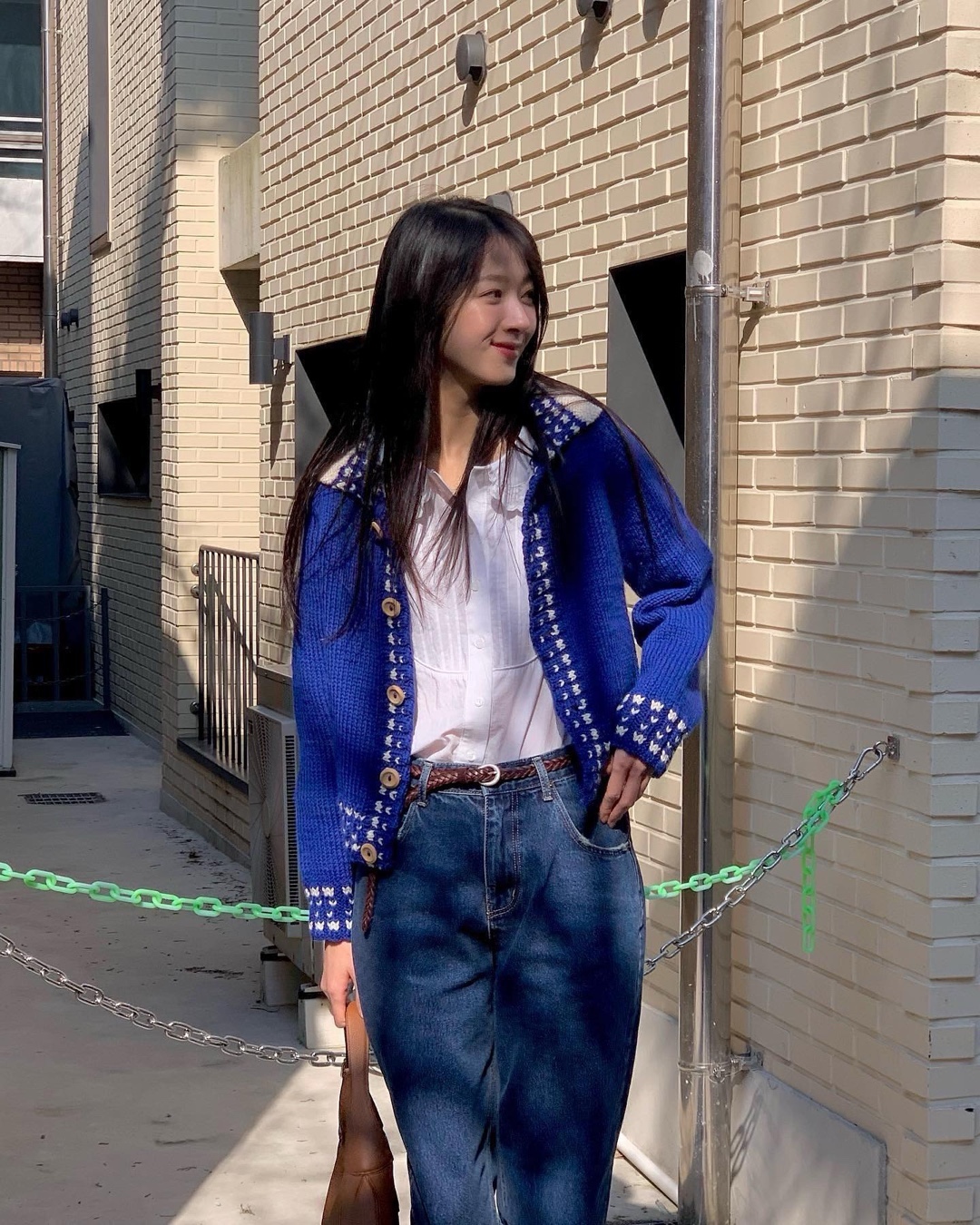 흰티에 청바지 그리고 가디건👖🤍​
 이미지4