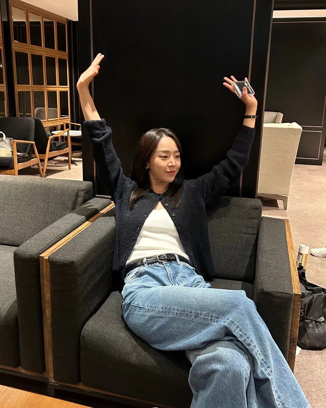 흰티에 청바지 그리고 가디건👖🤍​
 이미지1