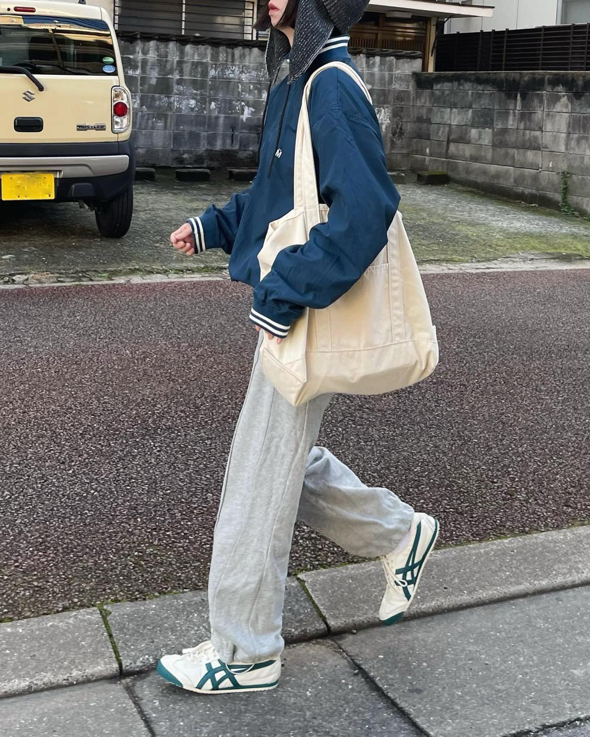 배색 예쁜 데일리 스니커즈 추천👟
오니츠카타이거 멕시코66 심플컬러부터 포인트 컬러까지✨ 

1. 블랙 화이트 

2. 옐로우 블랙

3. 화이트 실버 

4. 크림 벨벳 파인

5. 블랙 이미지7