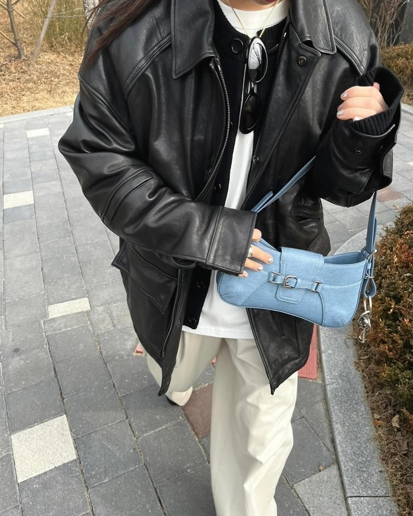 요즘 핫한 레트로백💙 파퓸드로브
봄준비에 데님백 필수🖤🔥@준비해 #광고
29CM 쇼케이스: 주목해야할 트렌드 백👜
현재 진행하고 있는 29CM 기획전 10% 할인 및 샤틴백 증정을 놓치지 마세 이미지7