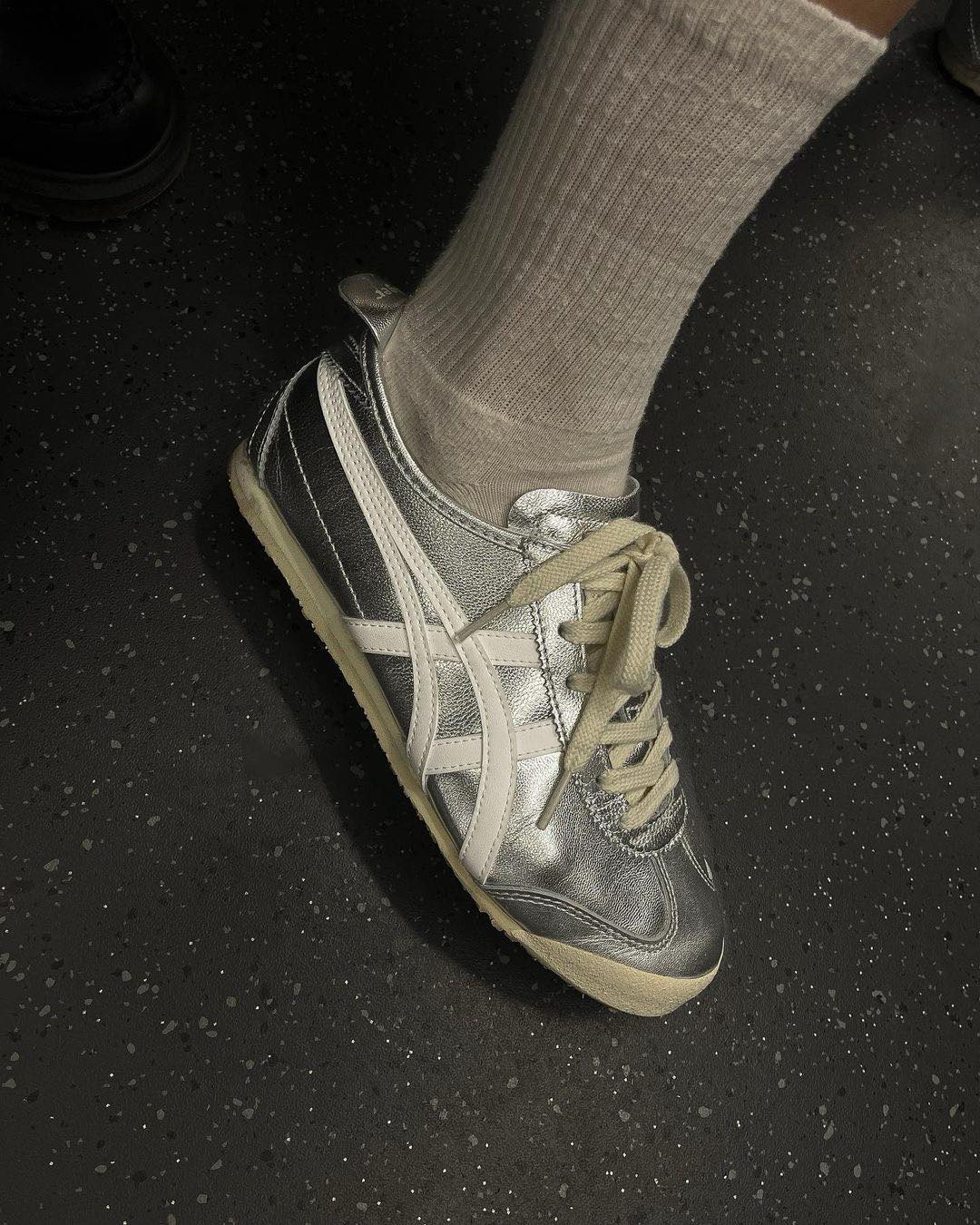 배색 예쁜 데일리 스니커즈 추천👟
오니츠카타이거 멕시코66 심플컬러부터 포인트 컬러까지✨ 

1. 블랙 화이트 

2. 옐로우 블랙

3. 화이트 실버 

4. 크림 벨벳 파인

5. 블랙 이미지6