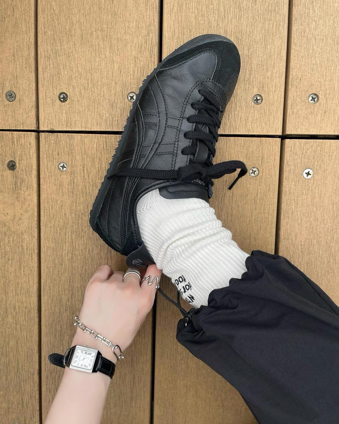 배색 예쁜 데일리 스니커즈 추천👟
오니츠카타이거 멕시코66 심플컬러부터 포인트 컬러까지✨ 

1. 블랙 화이트 

2. 옐로우 블랙

3. 화이트 실버 

4. 크림 벨벳 파인

5. 블랙 이미지10