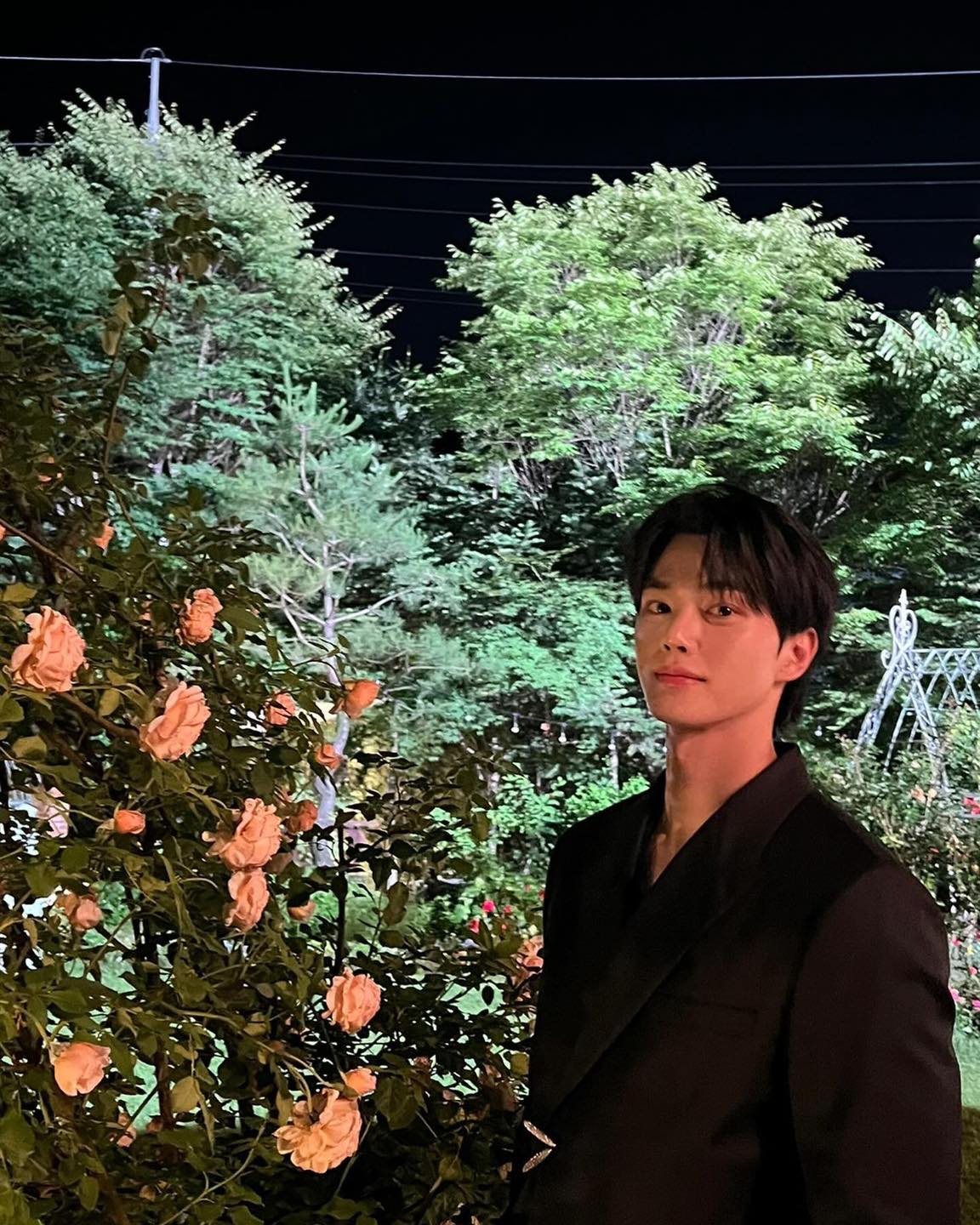 만찢남 송강의 자켓 남친룩🖤🤍
청순남주 미모에 태평양 어깨😍 송강 입대 한달 남은거 실화냐🥲 이미지