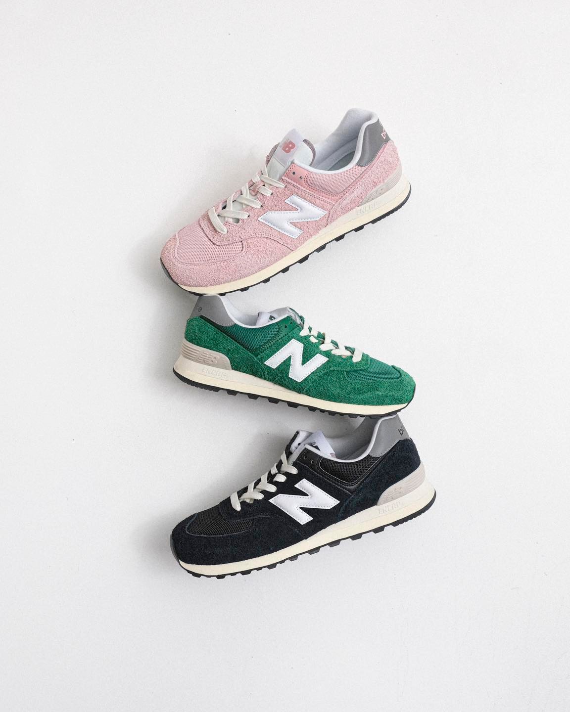 커플로 신기좋은🩷💚뉴발574
핑크, 그린, 블랙으로 헤리티지팩 @같이해🇺🇸3/8(금) 출시 #광 이미지