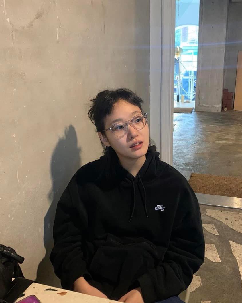 투명테 안경으로 가볍게 포인트🫧 이미지