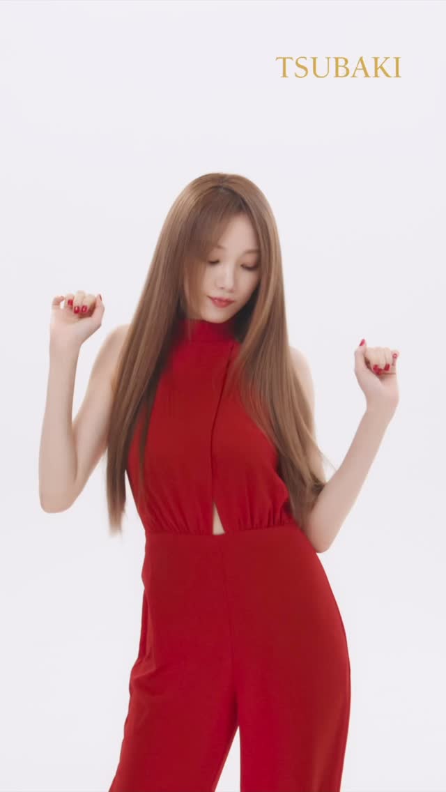 광고 이성경의 찰랑 머릿결♥️💛
볼륨감 높은 헤어 비결은?! 홈케어템💆🏻‍♀️츠바키 볼륨&리페어 라인
 
힘 없고 축 처지는 모발이 고민이라면?
집에서도 살롱 케어 받은 것처럼 부드럽고 볼륨감 있는 모발로 케어해주는 츠바키 볼륨&리페어 라인을 만나보세요.
츠바키 볼륨&리페어 라인은 지금 올영세일에서 특별한 혜택으로 만나볼 수 있습니다.
 
<이성경 Pick! 볼륨 & 영양 케어를 위한 추천템>
- 특수 클렌징 성분¹으로 두피에 쌓인 과도한 피지를 제거하고, 정수리 모발 뿌리 볼륨²까지 케어하는 ‘볼륨&리페어 샴푸’
- 골든 리페어 성분³함유로 부드럽게 손상모를 케어하는 ‘볼륨&리페어 컨디셔너’
- 힘 없는 손상 모발을 위한 볼륨&영양 케어 ‘볼륨&리페어 트리트먼트’
- 칙-! 언제 어디서든 부스스한 머릿결을 간편하게 케어하는 ‘프리미엄 리페어 워터’#츠바키  이미지1