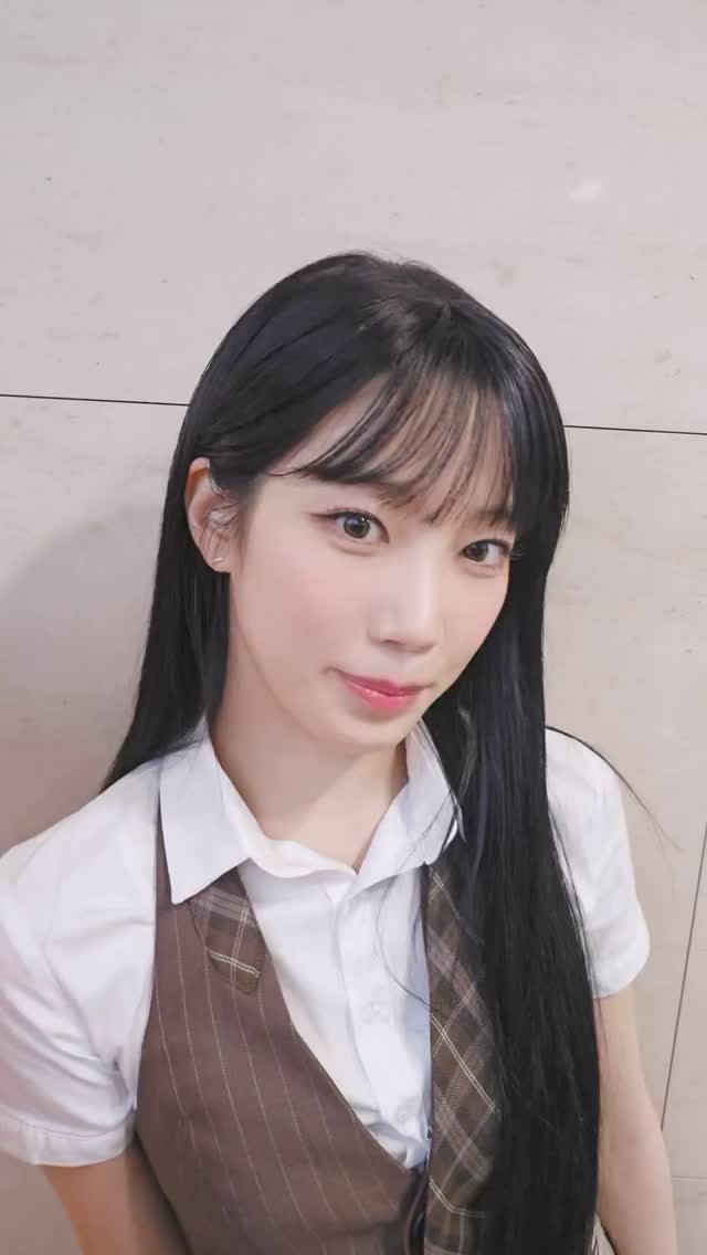 앞머리 내리고 리즈 갱신한 카즈하🖤수지 느낌 있다🔥 이미지