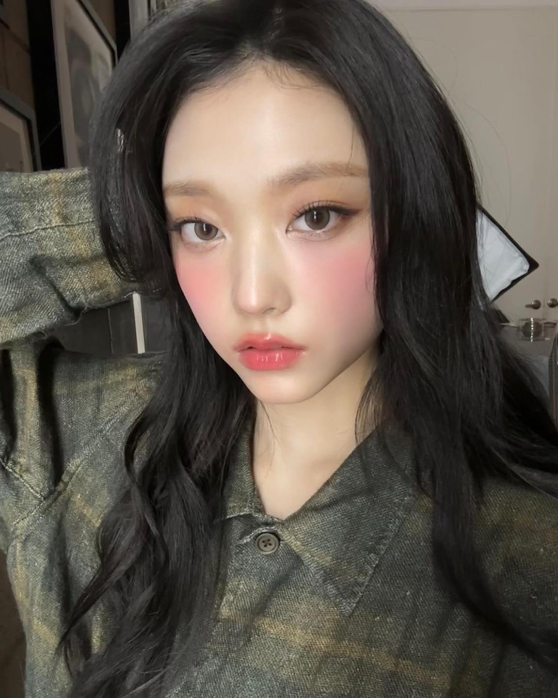 올봄 블러셔 메이크업 트렌드🌸
눈 밑이나 볼 전체에 핑크 블러셔로 화사하고 확실한 포인트🌷 이미지6