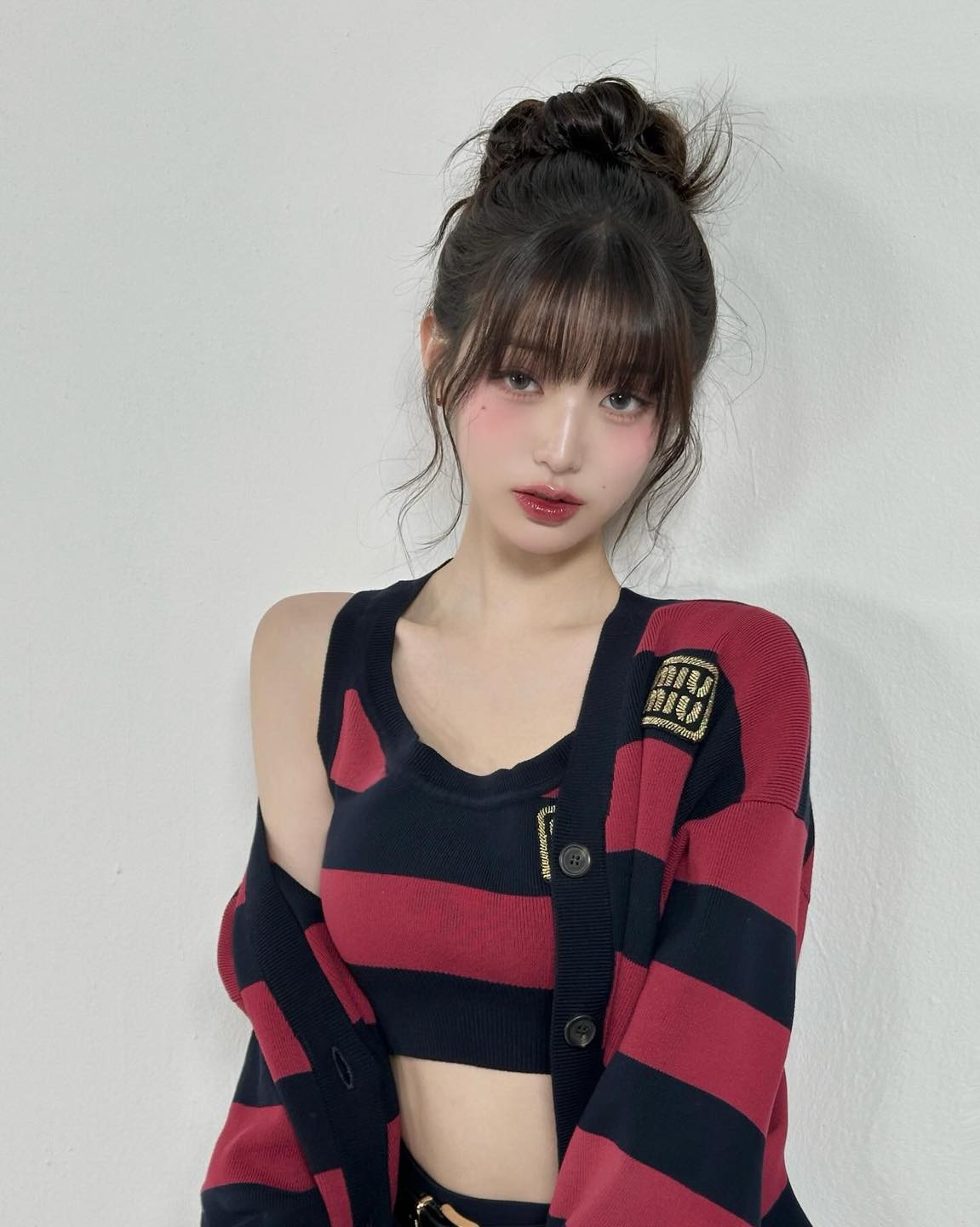 올봄 블러셔 메이크업 트렌드🌸
눈 밑이나 볼 전체에 핑크 블러셔로 화사하고 확실한 포인트🌷 이미지2