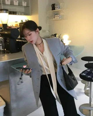 지금은 얇고 긴 스카프하기🧣 이미지