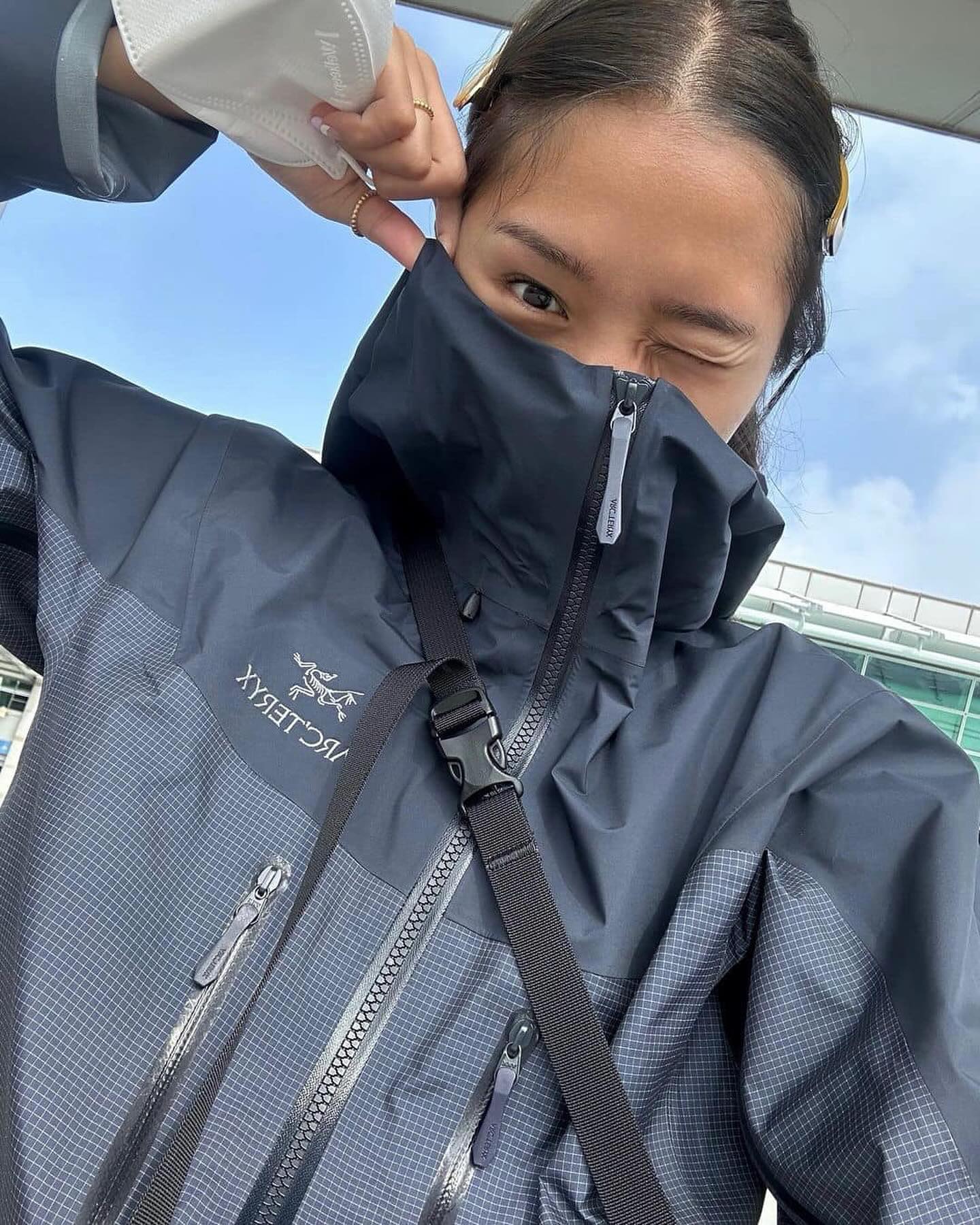 봄바람 막아주는 아크테릭스🖤💜 이미지