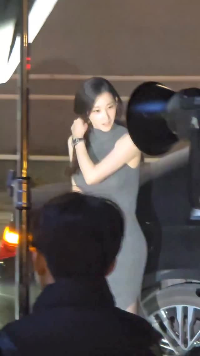 전종서 원피스핏🩶너무 핫해🔥 이미지